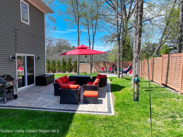 10 Taylor Street, New Paltz, NY 12561