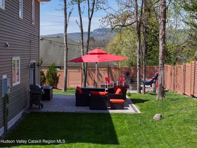 10 Taylor Street, New Paltz, NY 12561