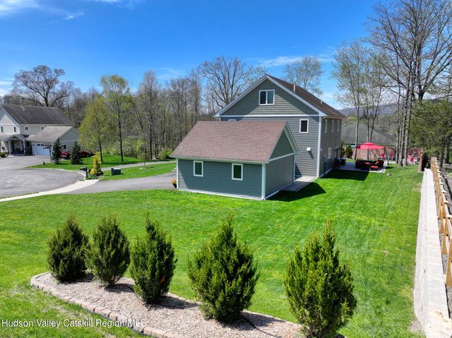 10 Taylor Street, New Paltz, NY 12561