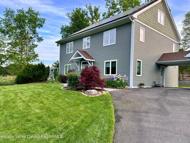 10 Taylor Street, New Paltz, NY 12561