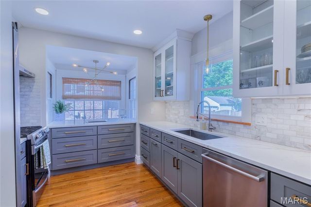710 S Rock Hill Road, Webster Groves, MO 63119
