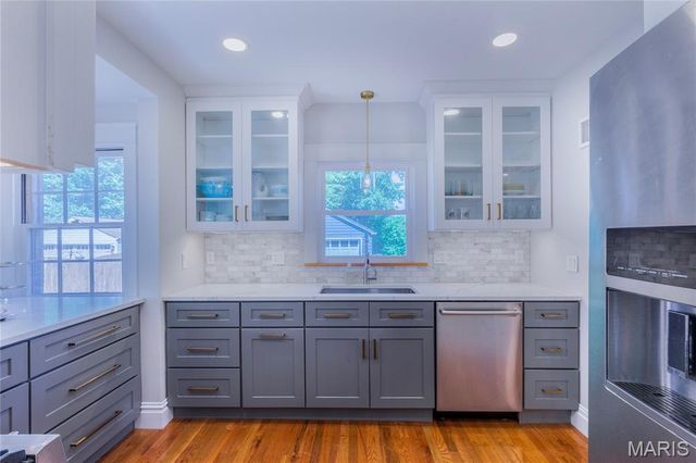 710 S Rock Hill Road, Webster Groves, MO 63119