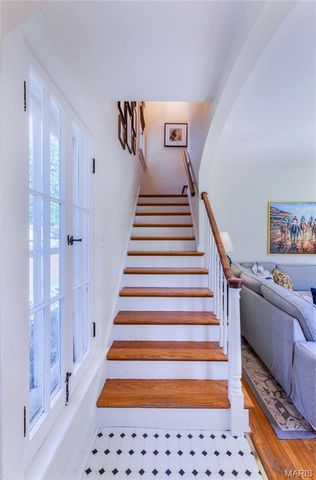 710 S Rock Hill Road, Webster Groves, MO 63119