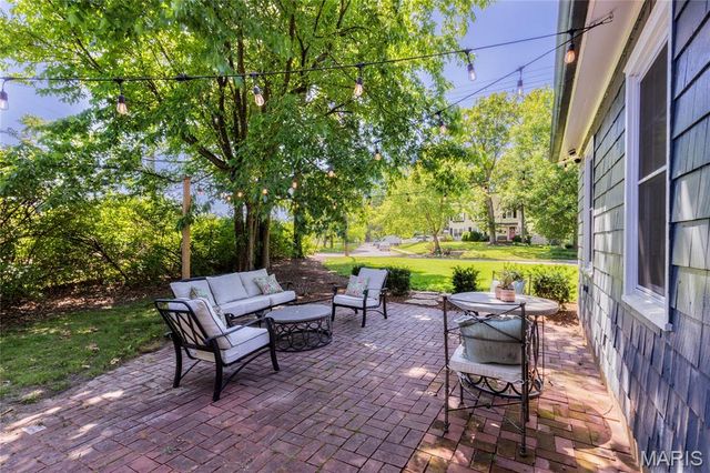 710 S Rock Hill Road, Webster Groves, MO 63119