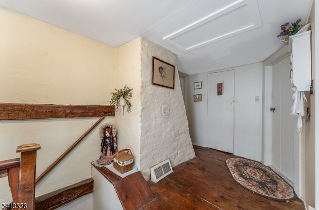 40 Sergeantsville Rd, Raritan Twp., NJ 08822