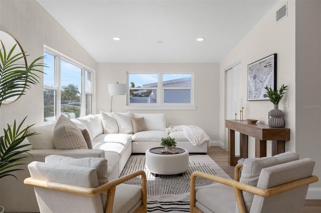 5235 54TH AVENUE N, St Petersburg, FL 33709