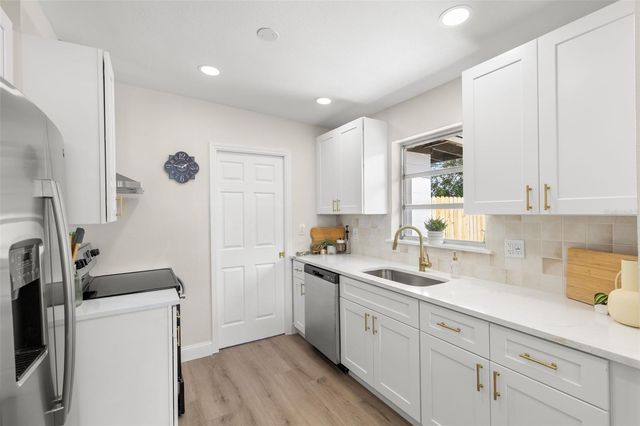 5235 54TH AVENUE N, St Petersburg, FL 33709