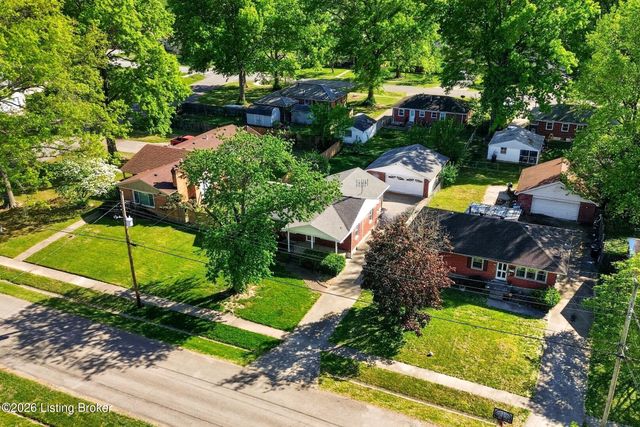 6137 Middlerose Cir, Louisville, KY 40272