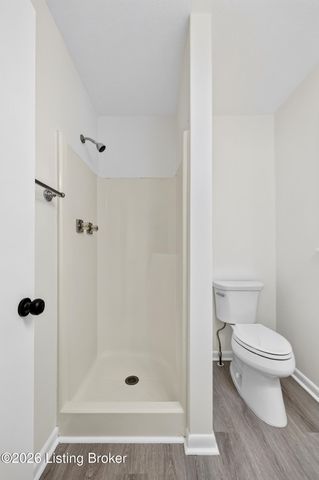 6137 Middlerose Cir, Louisville, KY 40272