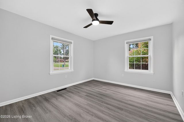 6137 Middlerose Cir, Louisville, KY 40272