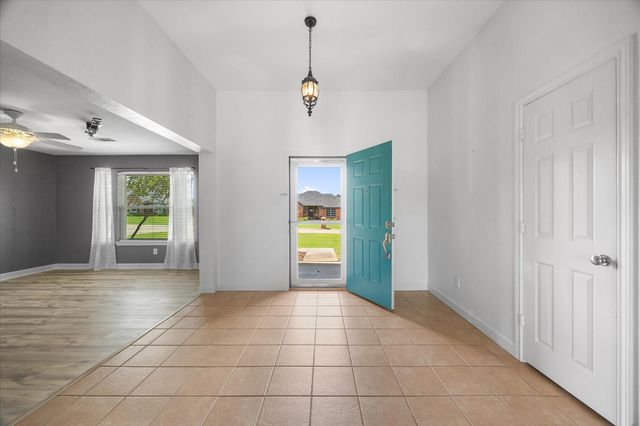 112 Northview Drive, Fate, TX 75189