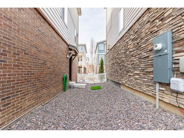 2359 S Tucson St, Aurora, CO 80014