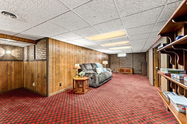 17020 Grant COURT, Brookfield, WI 53005