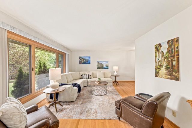 17020 Grant COURT, Brookfield, WI 53005