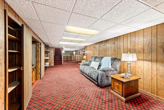 17020 Grant COURT, Brookfield, WI 53005