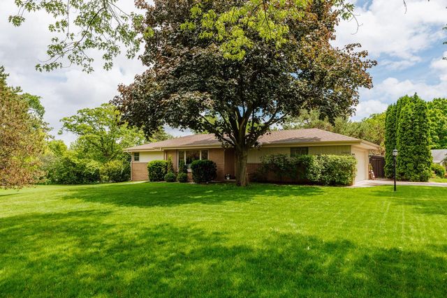 17020 Grant COURT, Brookfield, WI 53005