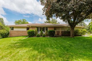 17020 Grant COURT, Brookfield, WI 53005