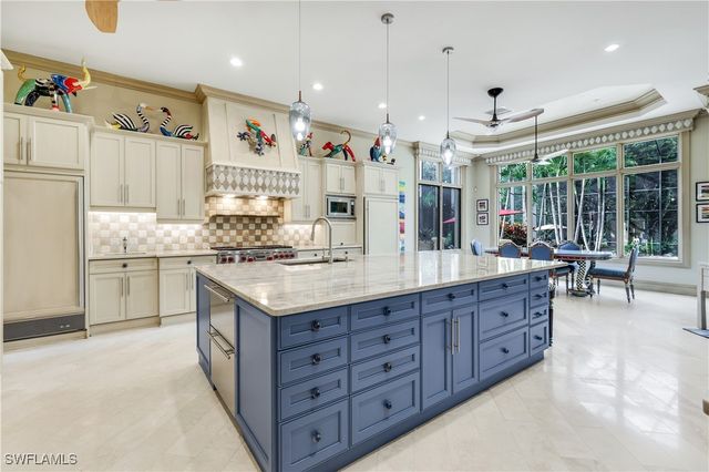 683 Hickory RD, Naples, FL 34108