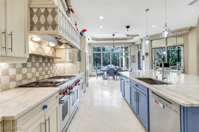 683 Hickory RD, Naples, FL 34108