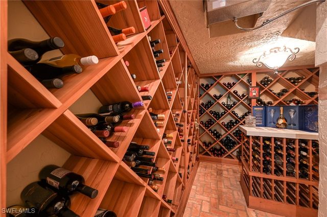 683 Hickory RD, Naples, FL 34108