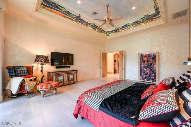 683 Hickory RD, Naples, FL 34108