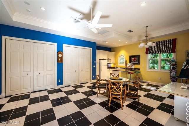 683 Hickory RD, Naples, FL 34108