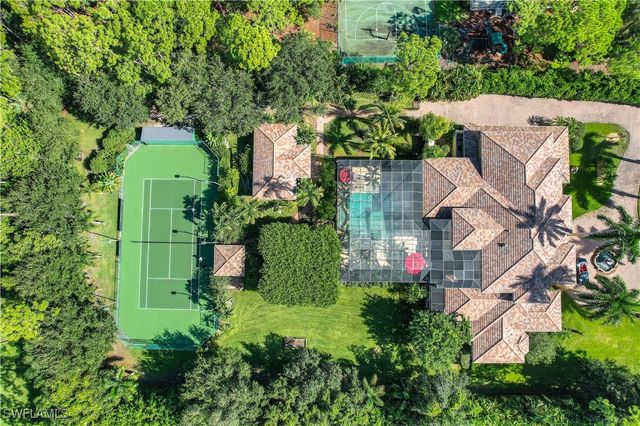 683 Hickory RD, Naples, FL 34108