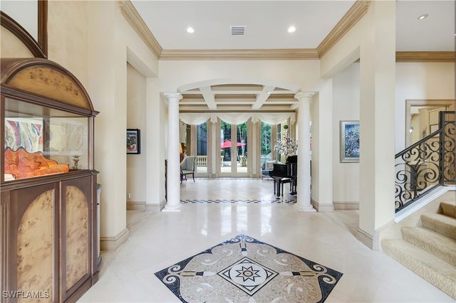 683 Hickory RD, Naples, FL 34108