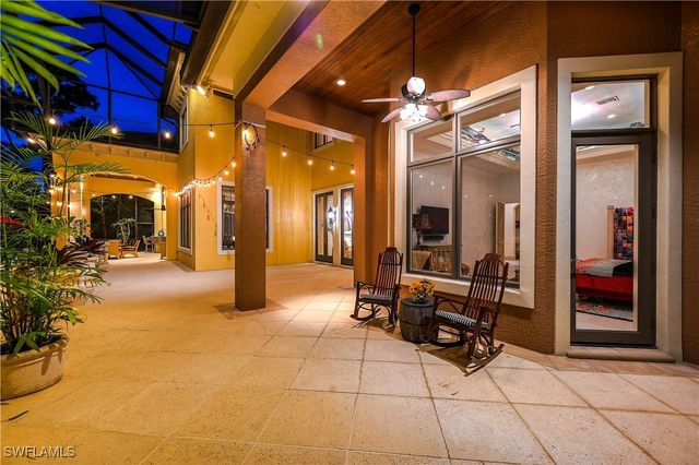 683 Hickory RD, Naples, FL 34108