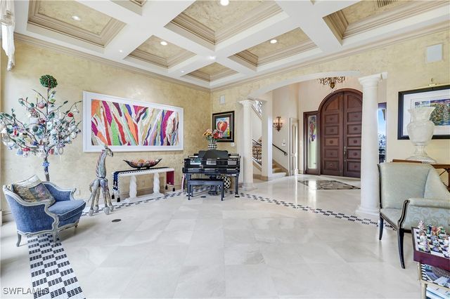 683 Hickory RD, Naples, FL 34108