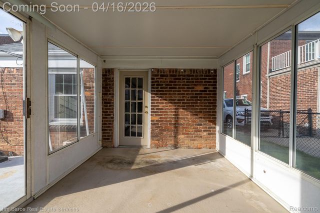 1423 Hollywood Avenue, Grosse Pointe Woods, MI 48236