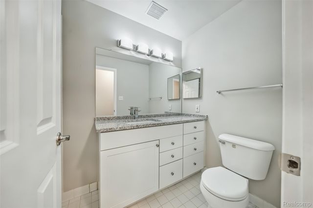 6151 Orchard Lake Road 103, West Bloomfield Charter Township, MI 48322