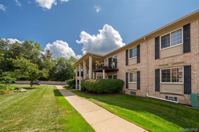 6151 Orchard Lake Road 103, West Bloomfield Charter Township, MI 48322