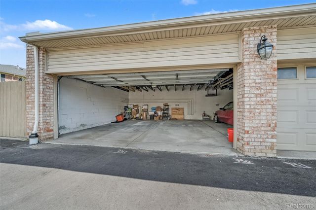 6151 Orchard Lake Road 103, West Bloomfield Charter Township, MI 48322