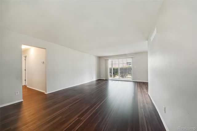 6151 Orchard Lake Road 103, West Bloomfield Charter Township, MI 48322