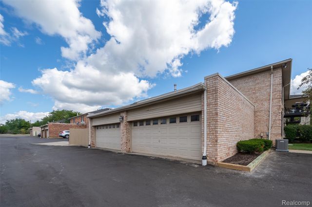 6151 Orchard Lake Road 103, West Bloomfield Charter Township, MI 48322