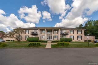 6151 Orchard Lake Road 103, West Bloomfield Charter Township, MI 48322