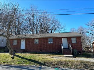 13/ 15 Hunter Street, Thomasville, NC 27360