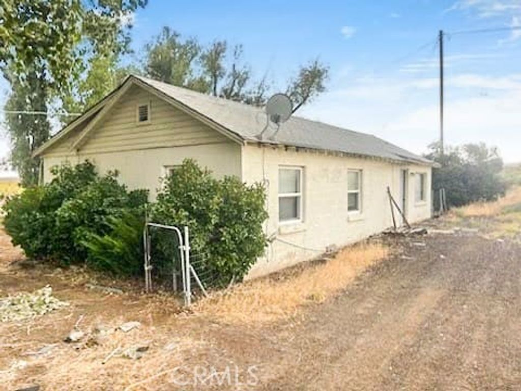 519 290 School House, Ravendale, CA 96123