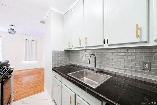 194 Artist Lake Drive 194, Middle Island, NY 11953