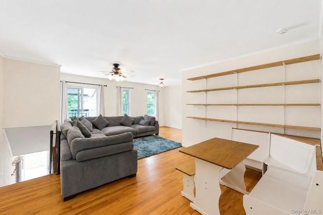 194 Artist Lake Drive 194, Middle Island, NY 11953
