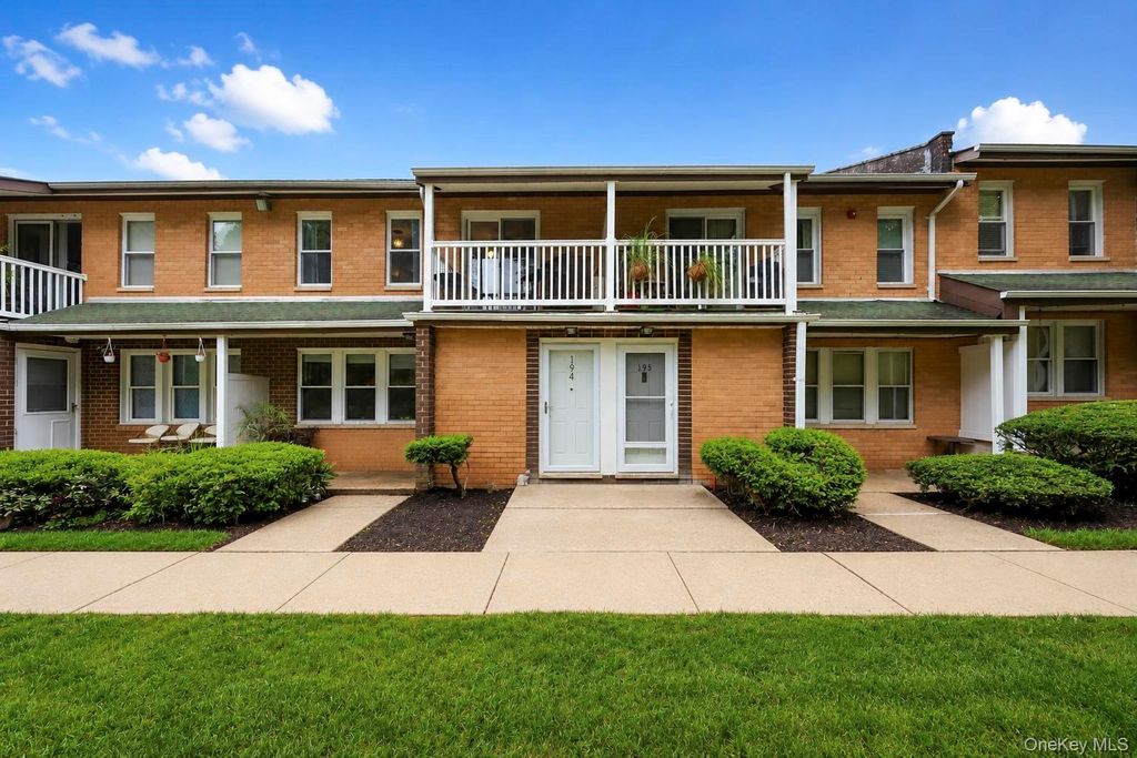 194 Artist Lake Drive 194, Middle Island, NY 11953 — photo 2