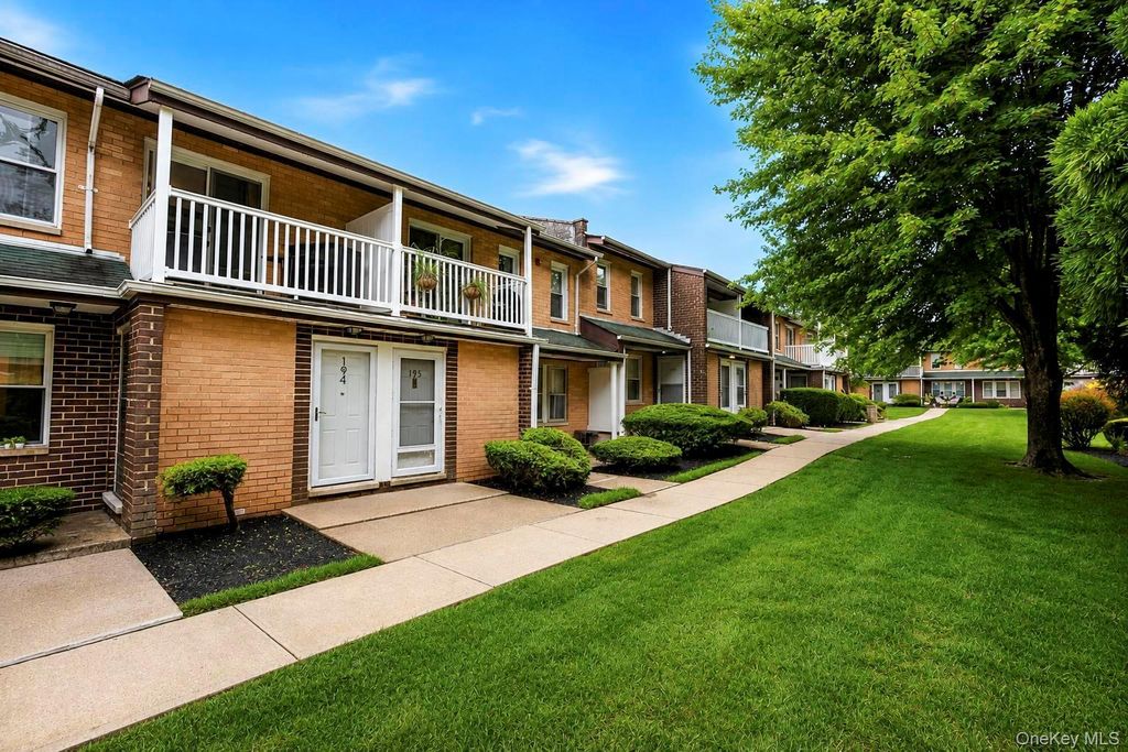 194 Artist Lake Drive 194, Middle Island, NY 11953 — photo 4