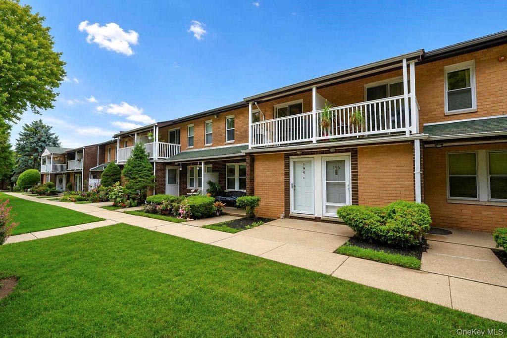 194 Artist Lake Drive 194, Middle Island, NY 11953 — photo 5