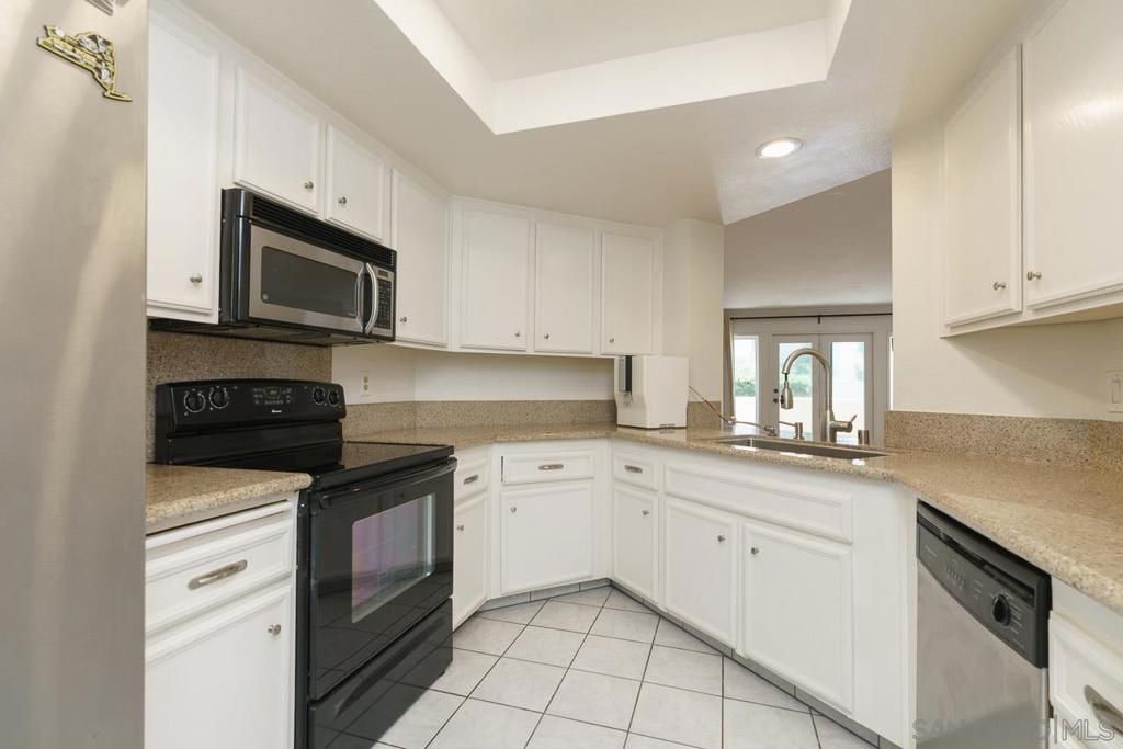 8158 Avenida Navidad Unit 14, San Diego, CA 92122 — photo 5