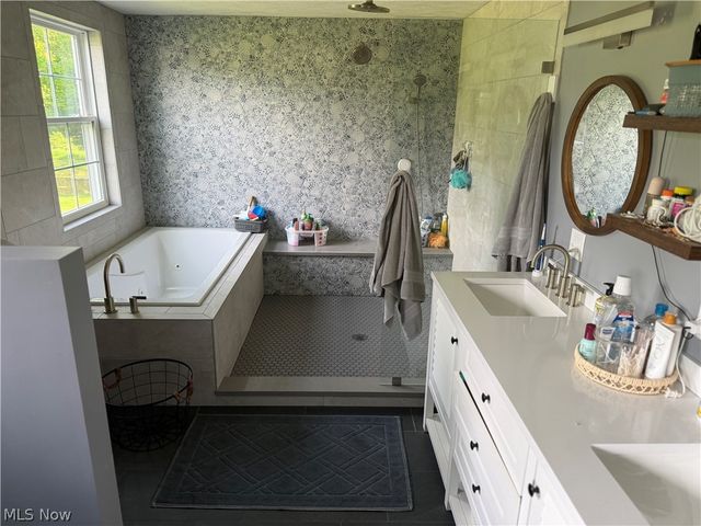 13166 Butternut Road, Burton, OH 44021