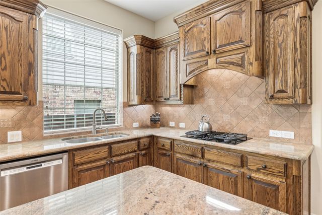 841 Sword Bridge Drive, Lewisville, TX 75056