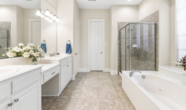 841 Sword Bridge Drive, Lewisville, TX 75056