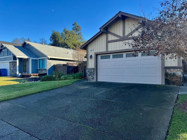 10845 Rio Ruso Dr, Windsor, CA 95492