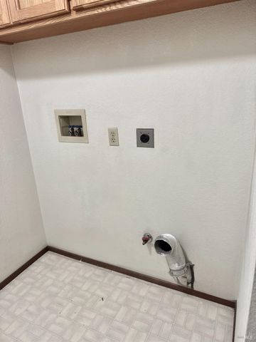 10845 Rio Ruso Dr, Windsor, CA 95492